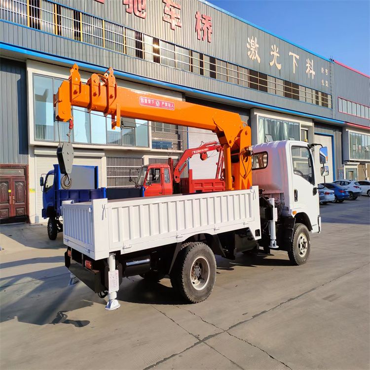 涞水县三轮随车吊定制 农用改装机自备吊中瑞长期出售